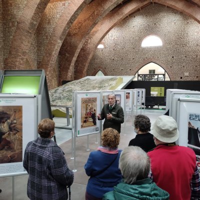 Antonio José Millán, durante la visita guiada de la muestra