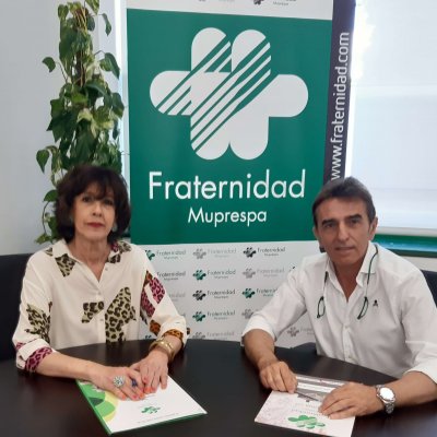 Imagen de la firma del acuerdo entre Fraternidad-Muprespa y el Colegio de Graduados Sociales de Ciudad Real