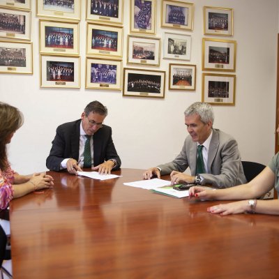 Imagen de la firma del acuerdo entre Fraternidad-Muprespa y el Colegio de Graduados Sociales de Las Palmas y Fuerteventura