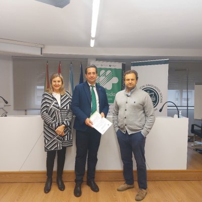 Imagen de la firma del acuerdo entre Fraternidad-Muprespa y el Colegio de Graduados Sociales de Pontevedra