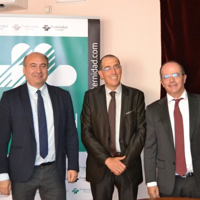 Imagen de la firma del acuerdo entre Fraternidad-Muprespa y el Colegio de Graduados Sociales de Segovia