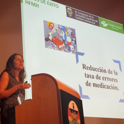 Caridad Amador durante la presentación de su ponencia