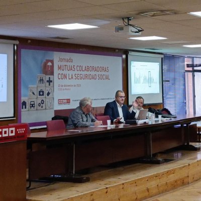 El Dr. Mora, durante su participación