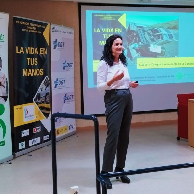 Elena Fernández, PRL FM aholkularia