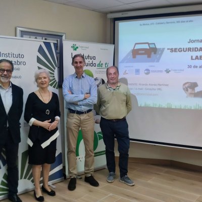 Foto de familia de los ponentes de la jornada