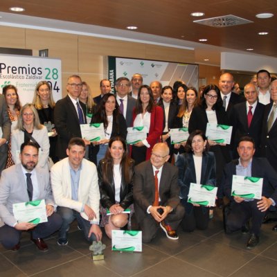 Foto de familia de los premiados