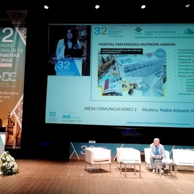 Caridad Amador, Erizaintzako zuzendaria komunikazioa aurkezten