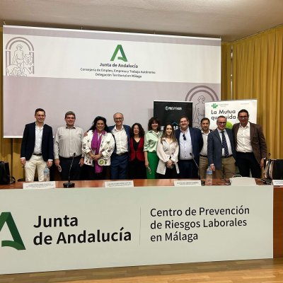 Imagen de grupo de los participantes en la jornada