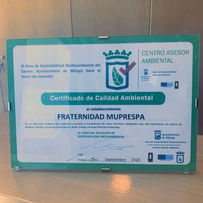 Imagen de la placa acreditativa de la renovación del certificado de Calidad Ambiental