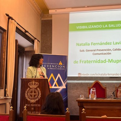 Natàlia Fdez. Laviada durant la seva presentació