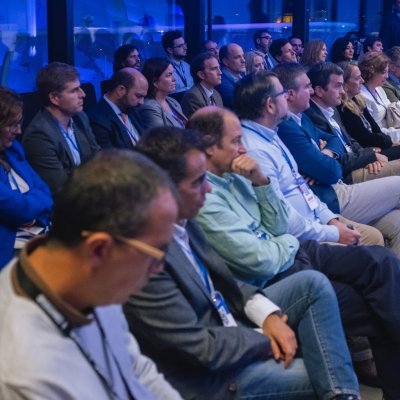 Plano general de los participantes en el evento