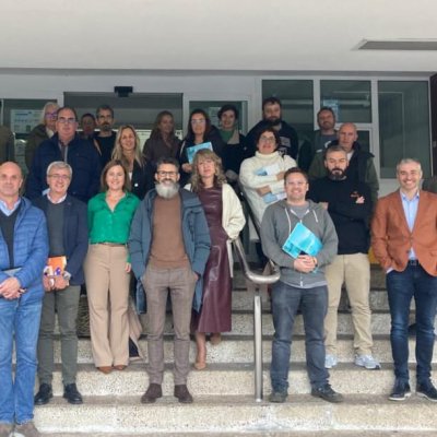 VI Semana de la Seguridad Vial Laboral Jornada Oviedo Foto de familia de los asistentes a la jornada.
