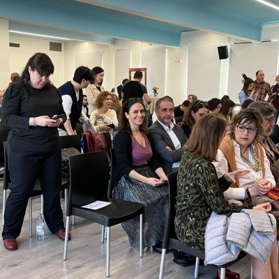 Asistentes al acto de presentación de la campaña informativa de la “X solidaria”