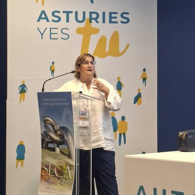 Elena Muñoz, hablando sobre la consecución del sello EFQM para el HFMH