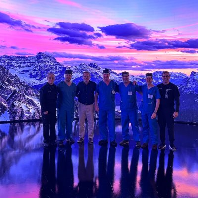 Equipo médico que realizó las cirugías
