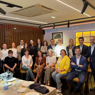 Foto de familia de participantes en la jornada