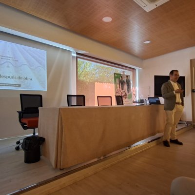 FRANCISCO GARRIDO, explicando su ponencia