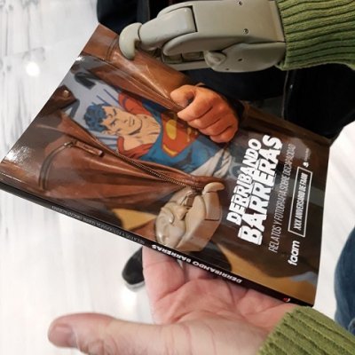 Ginés Grima con libro