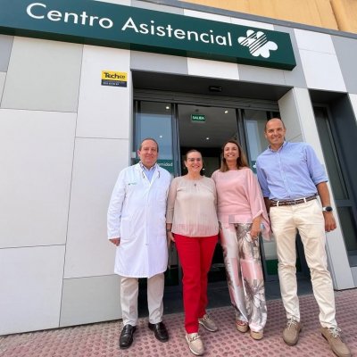 Alfonso Gómez, coordinador territorial asistencial de Fraternidad-Muprespa, Ana Mula, alcaldesa de Fuengirola, Cristina Rivera, directora de la Delegación de Fraternidad-Muprespa en Fuengirola, José Sánchez, concejal de obras, infraestructuras y playas