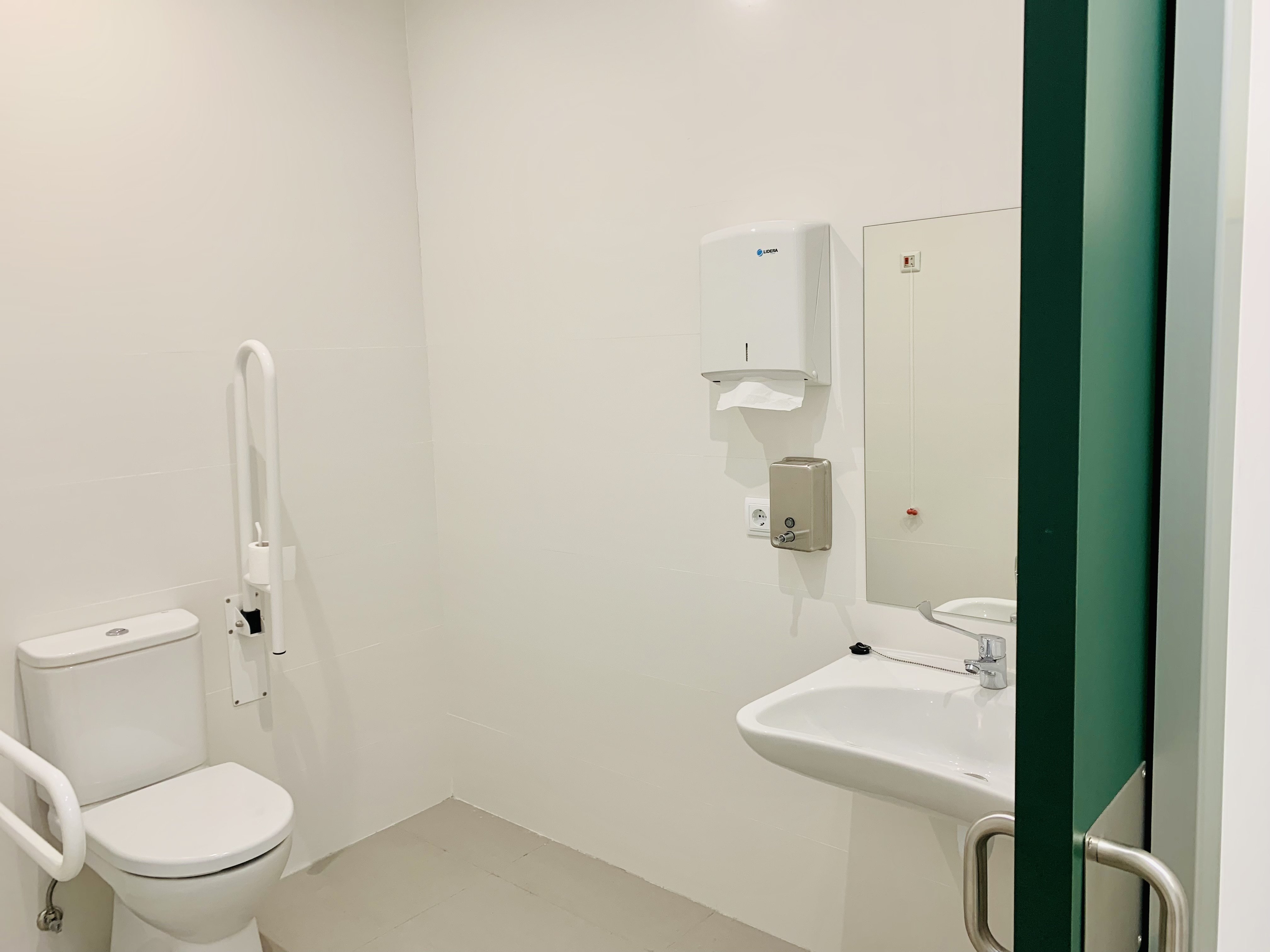 Baño - FRATERNIDAD-MUPRESPA. AVILÉS