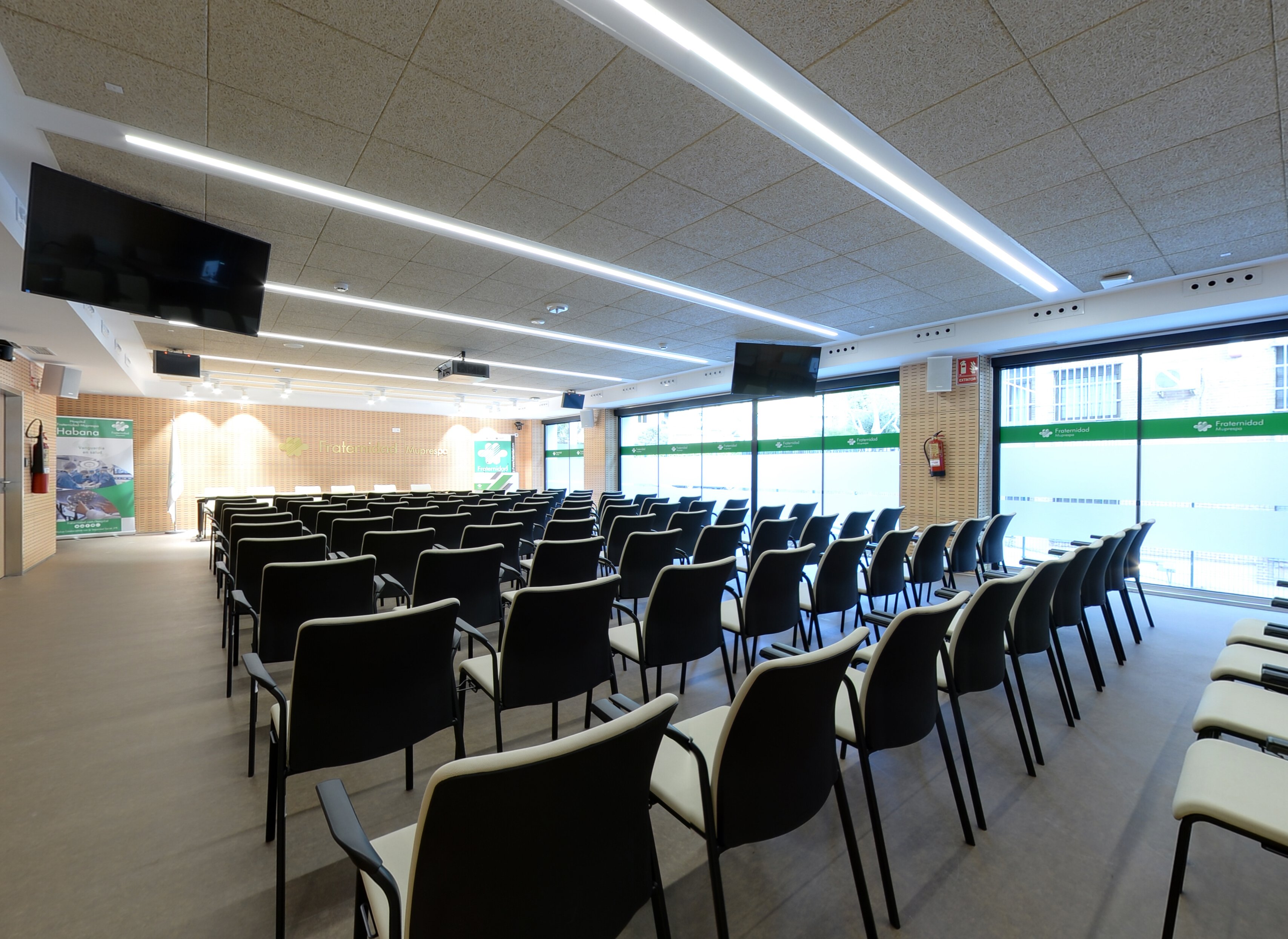 Salón de actos FRATERNIDAD-MUPRESPA HABANA