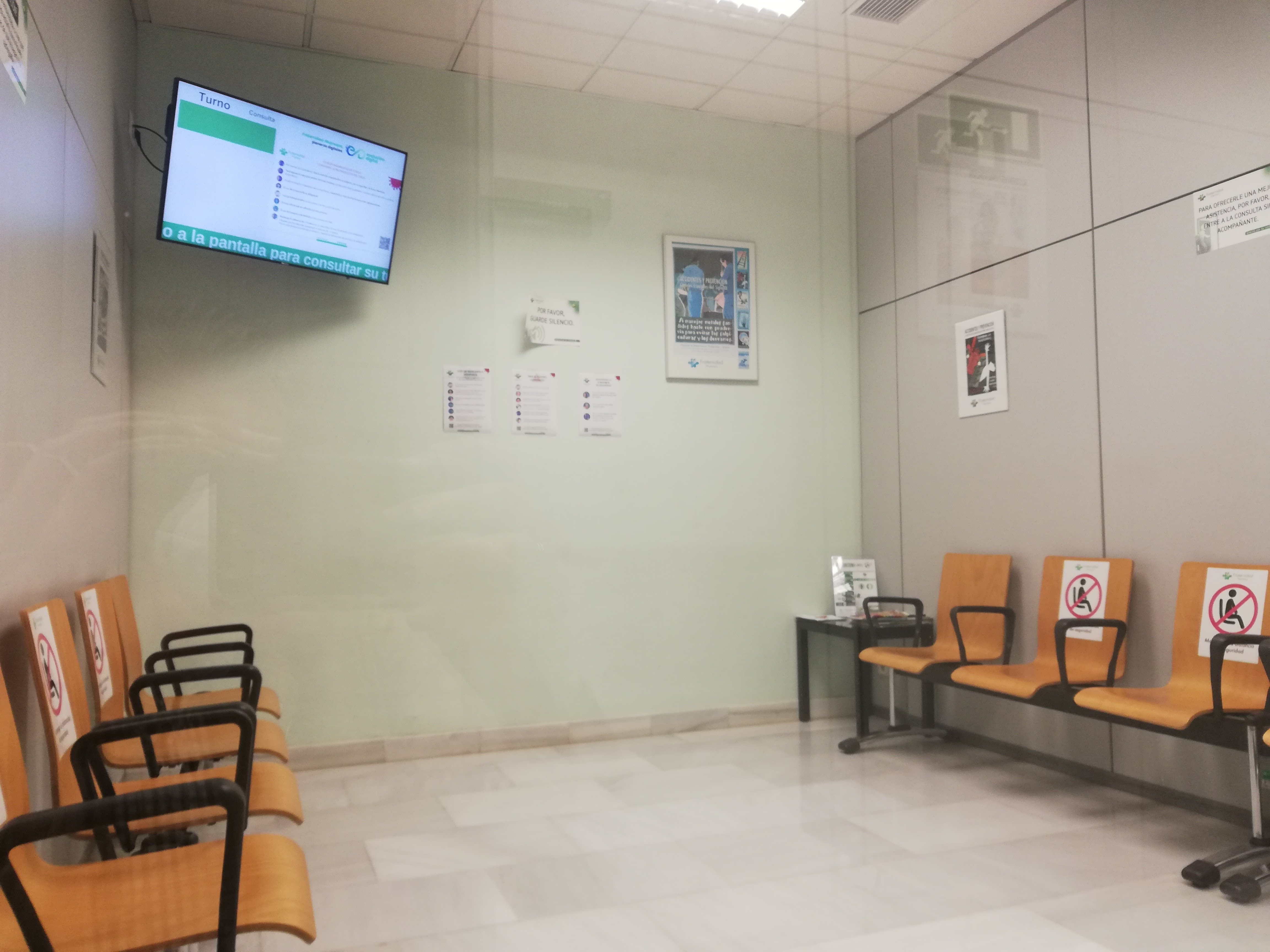 Sala de espera - FRATERNIDAD-MUPRESPA. Alcalá de Guadaira