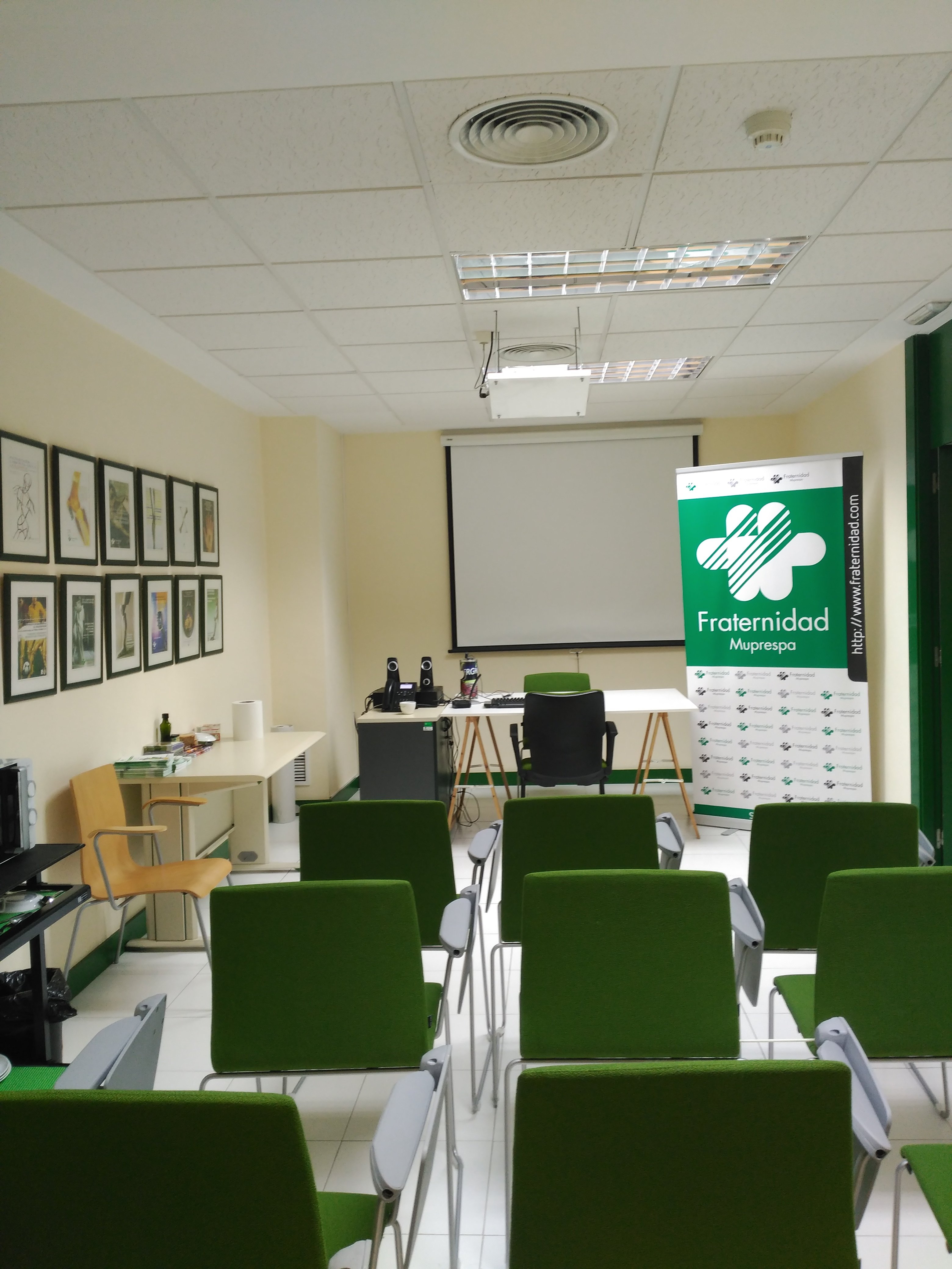 Sala de formación - FRATERNIDAD-MUPRESPA. DIRECCIÓN PROVINCIAL DE CÁCERES