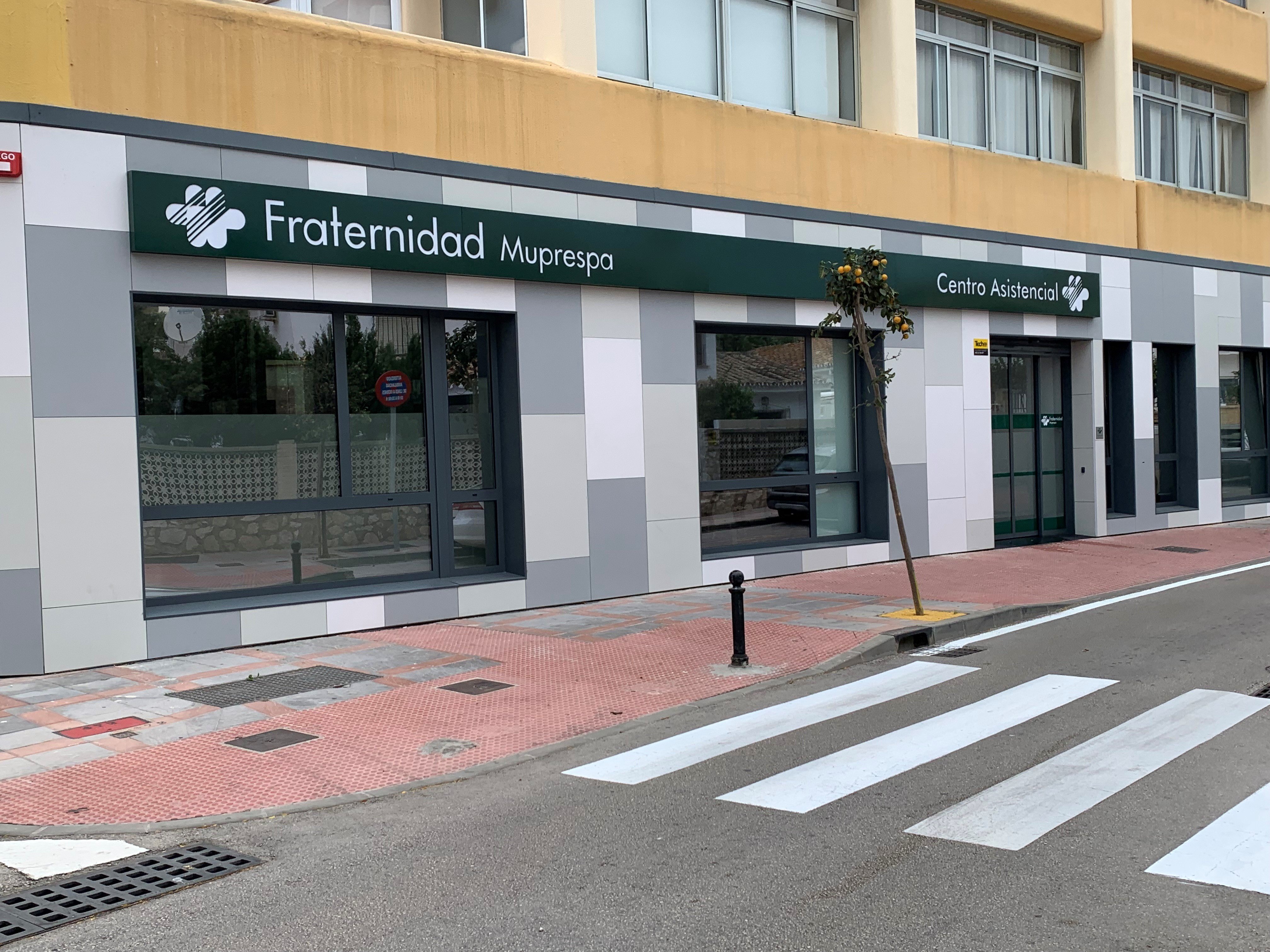 Fachada FRATERNIDAD-MUPRESPA. Fuengirola