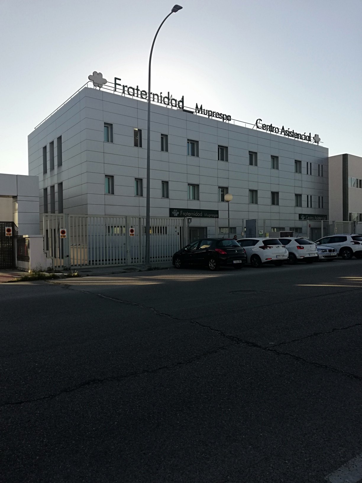 Fachada - FRATERNIDAD-MUPRESPA. Móstoles