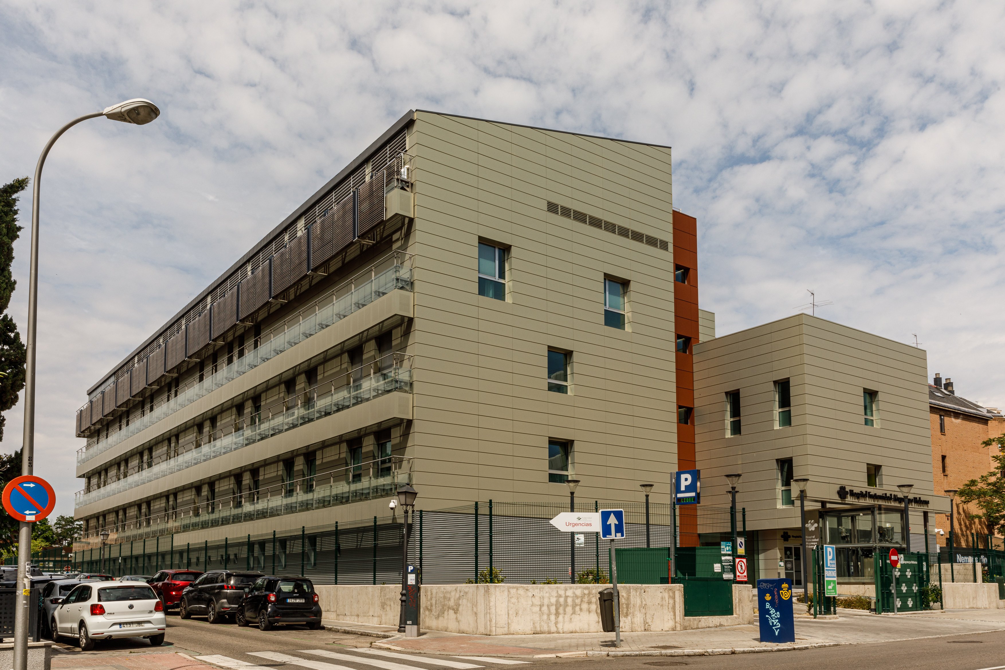 Fachada - HOSPITAL FRATERNIDAD-MUPRESPA HABANA