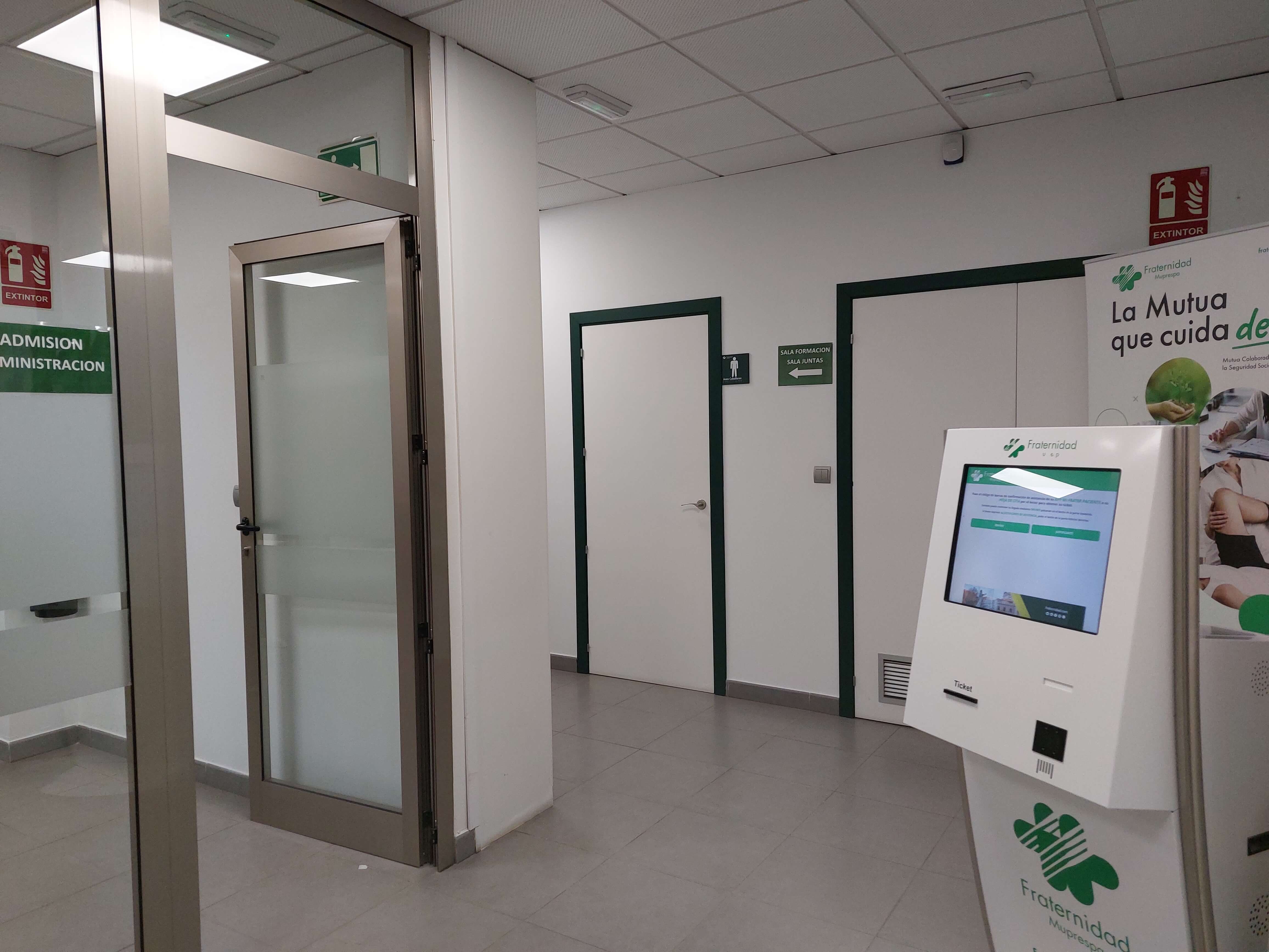 Pasillo de la Delegación de Fraternidad-Muprespa en Tomelloso