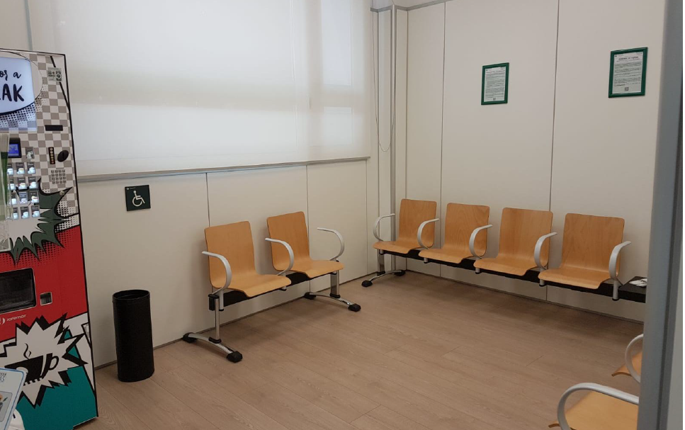 Sala de espera - FRATERNIDAD-MUPRESPA. Ripollet
