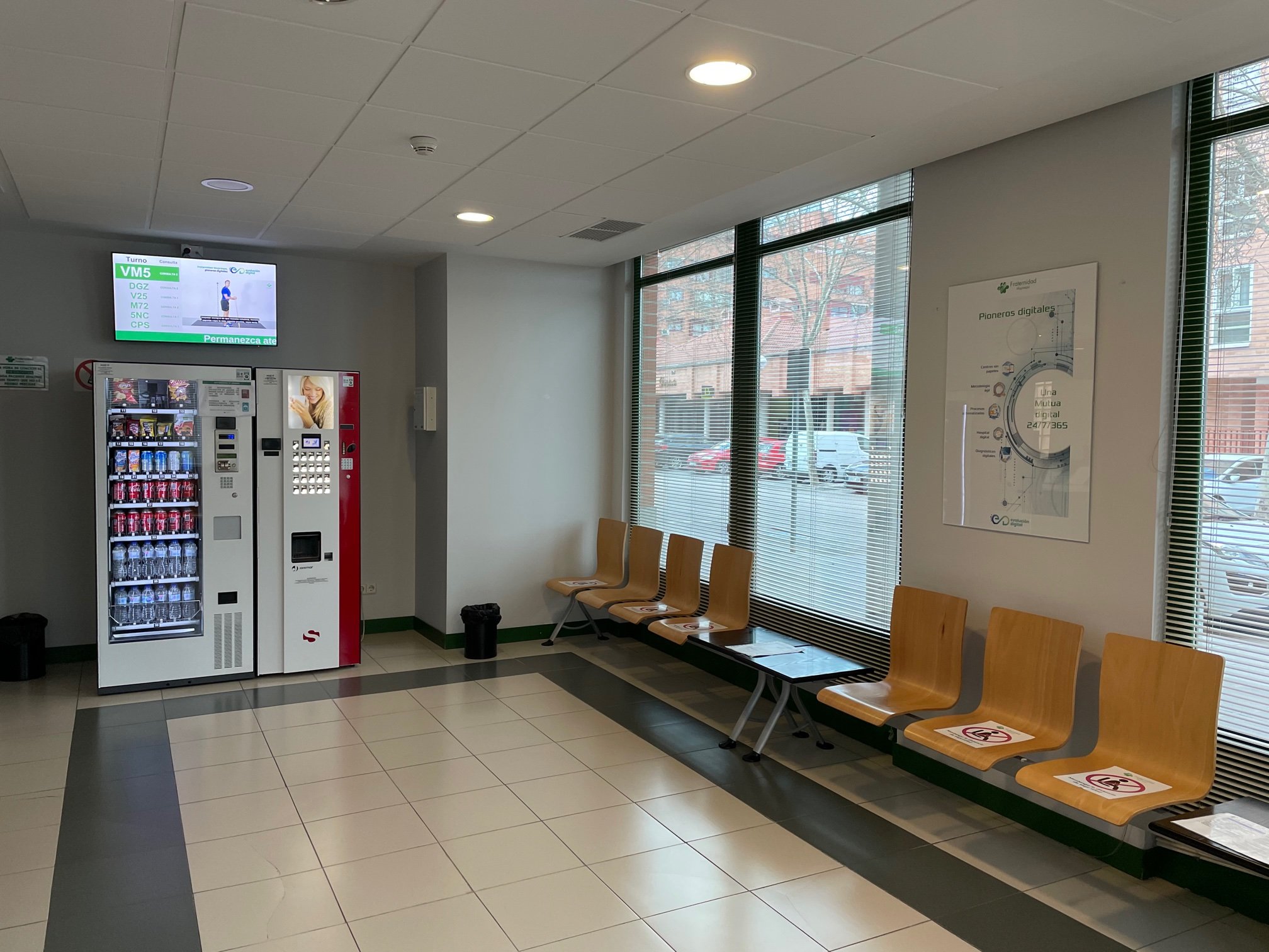 Sala de espera - FRATERNIDAD-MUPRESPA. Tres Cantos