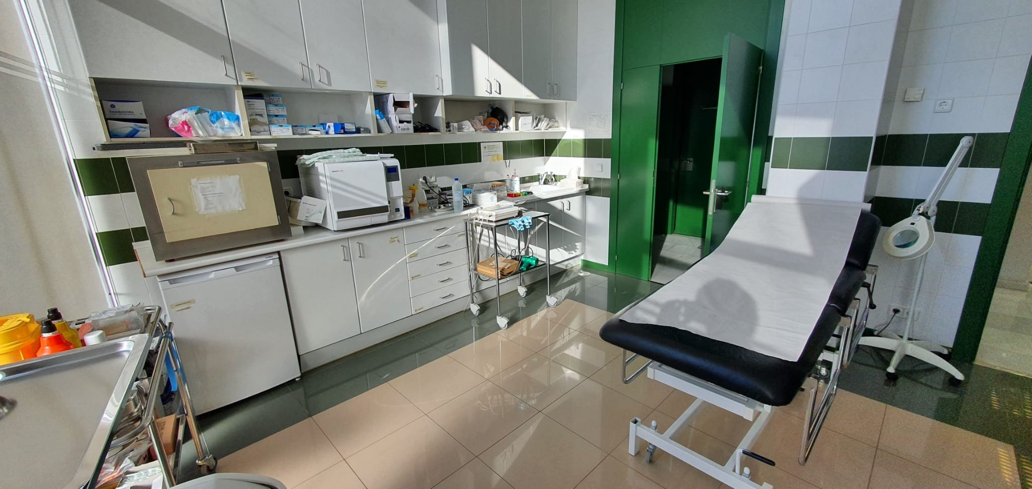 Sala de curas - FRATERNIDAD-MUPRESPA. DIRECCIÓN PROVINCIAL DE ZARAGOZA