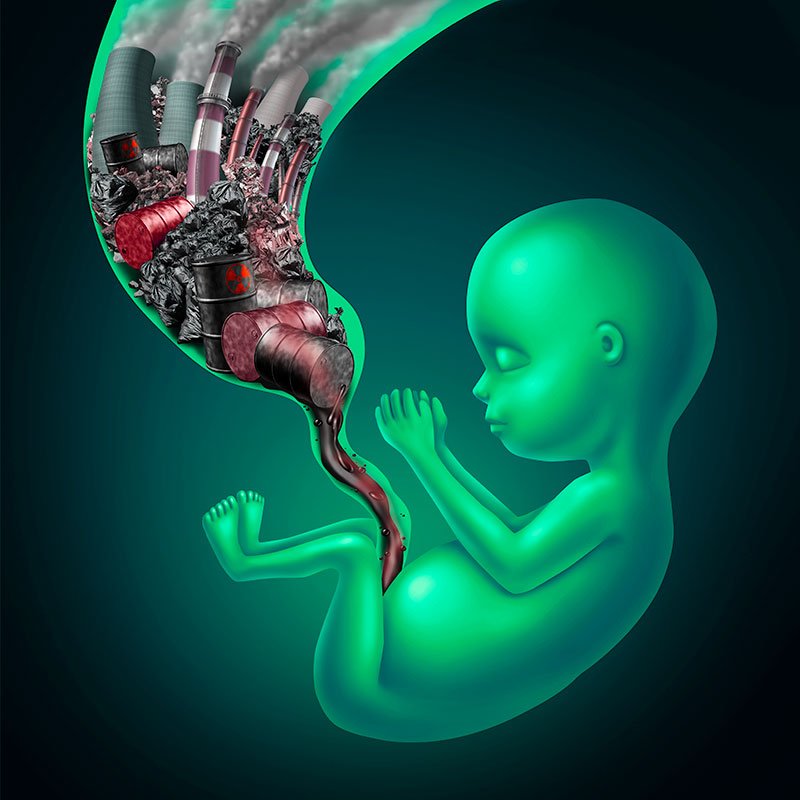 Bebé respirando contaminación a través del cordón umbilical