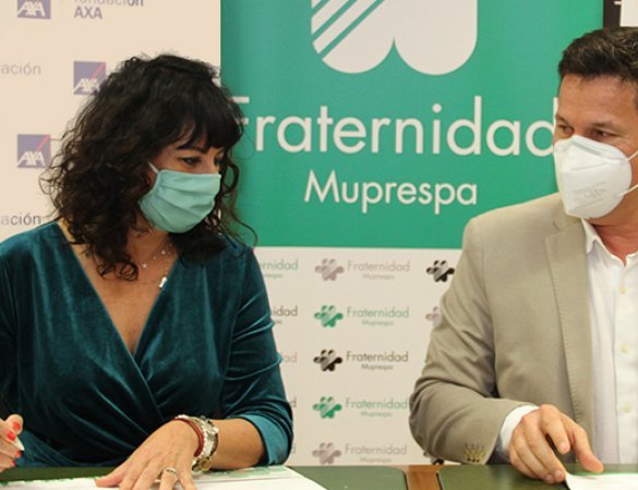 Natalia Fernández Laviada y Josep Alfonso en la firma del acuerdo