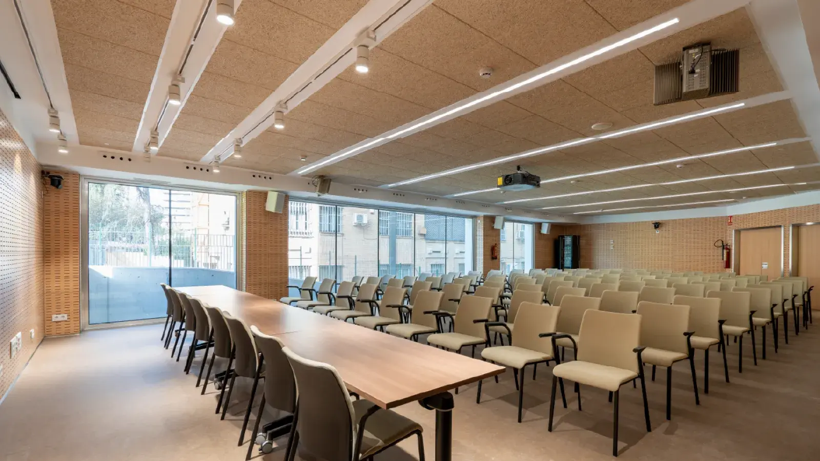 foto salón de actos frente