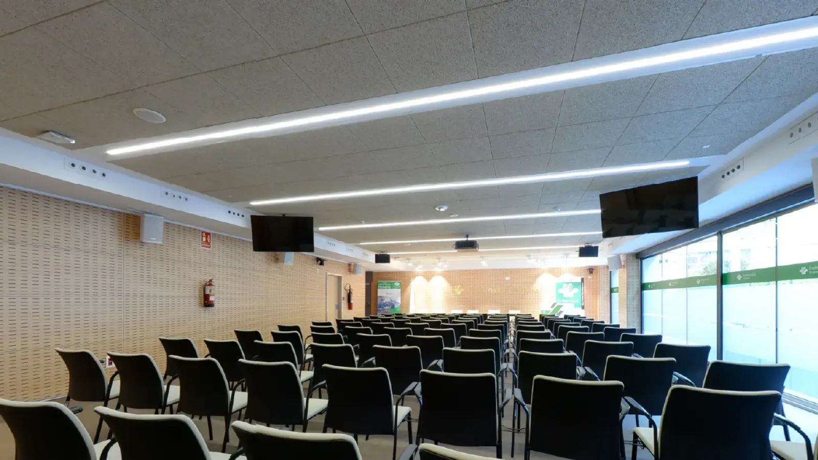 foto salón de actos derecha
