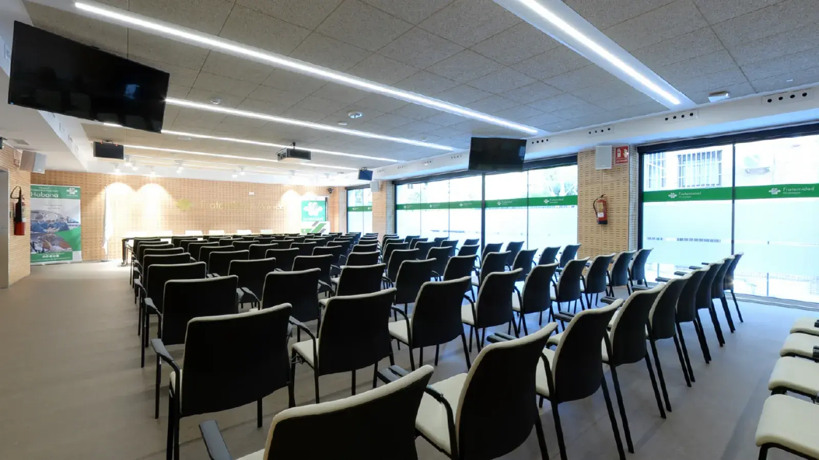 foto salón de actos izquierda