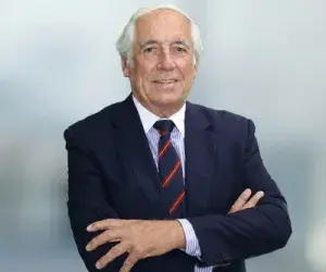 Fallece Carlos Espinosa de los Monteros, presidente de Fraternidad-Muprespa durante 28 años