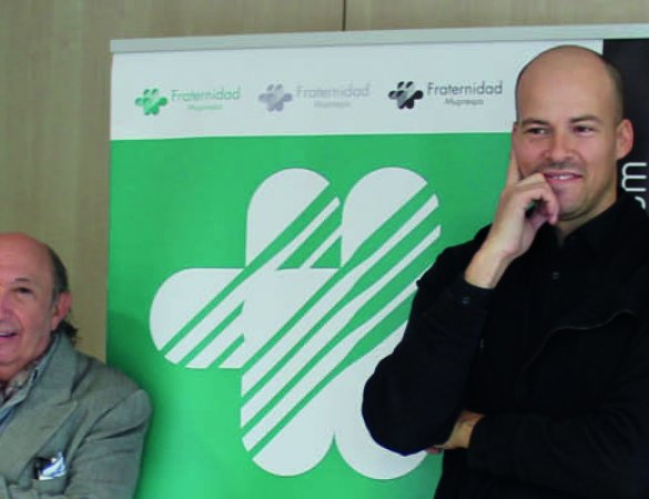 FRANCIS MONTESINOS Y LA FAMILIA BOSÉ CONFIAN EN FRATERNIDAD-MUPRESPA