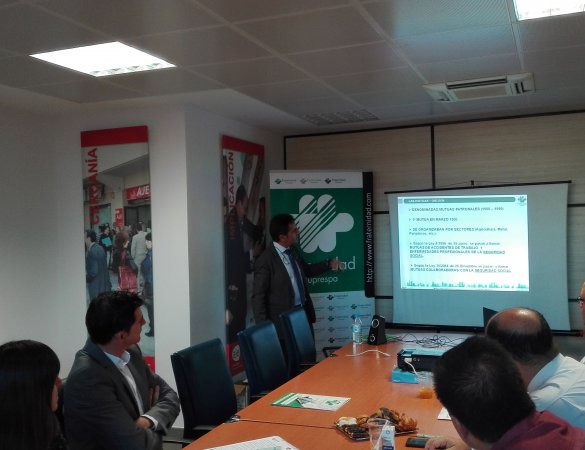 Fraternidad-Muprespa colabora en los cafés temáticos organizados por AJE en Ciudad Real