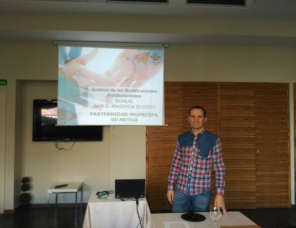 Victor Fdez. ponente jornadas Astorga y La Bañeza de Fraternidad-Muprespa