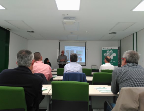 Asistentes a la jornada en la sede de Fraternidad-Muprespa de Albacete 