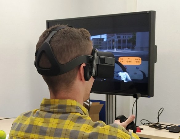 Uno de los trabajadores asistentes al taller organizado por Fraternidad-Muprespa