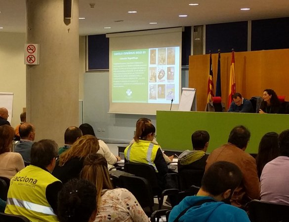 La directora Provincial de Fraternidad-Muprespa en Illes Balears hizo una introducción sobre los carteles que forma parte de la exposición