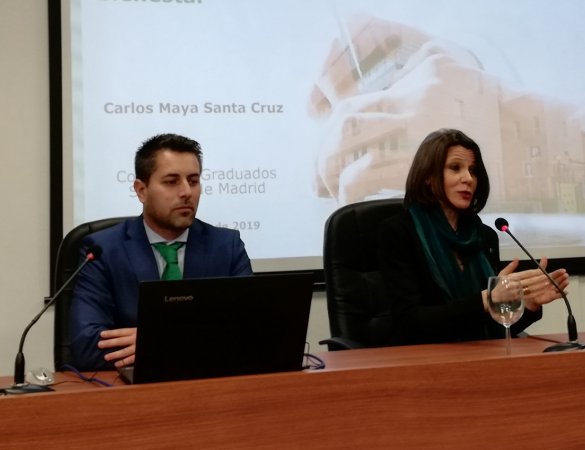 Carlos Maya e Mar Morales, durante a súa intervención no acto