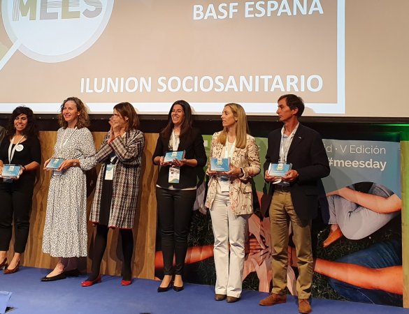 Foto de familia de los premiados en el encuentro 