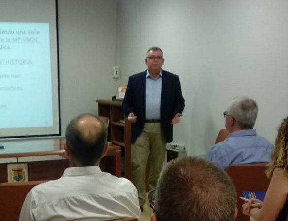 El doctor José Moreno, de la delegación de Fraternidad-Muprespa en Vélez-Málaga, participó en esta cita 