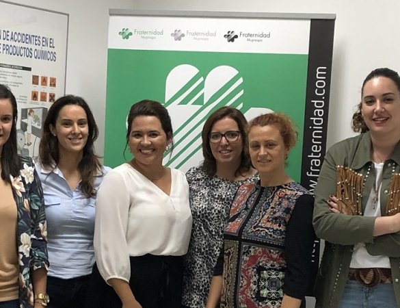 Foto de familia de los asistentes de la jornada